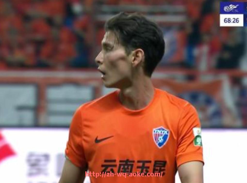 澳客足彩-梅西与C罗对阵英超球队的经典数据及精彩瞬间